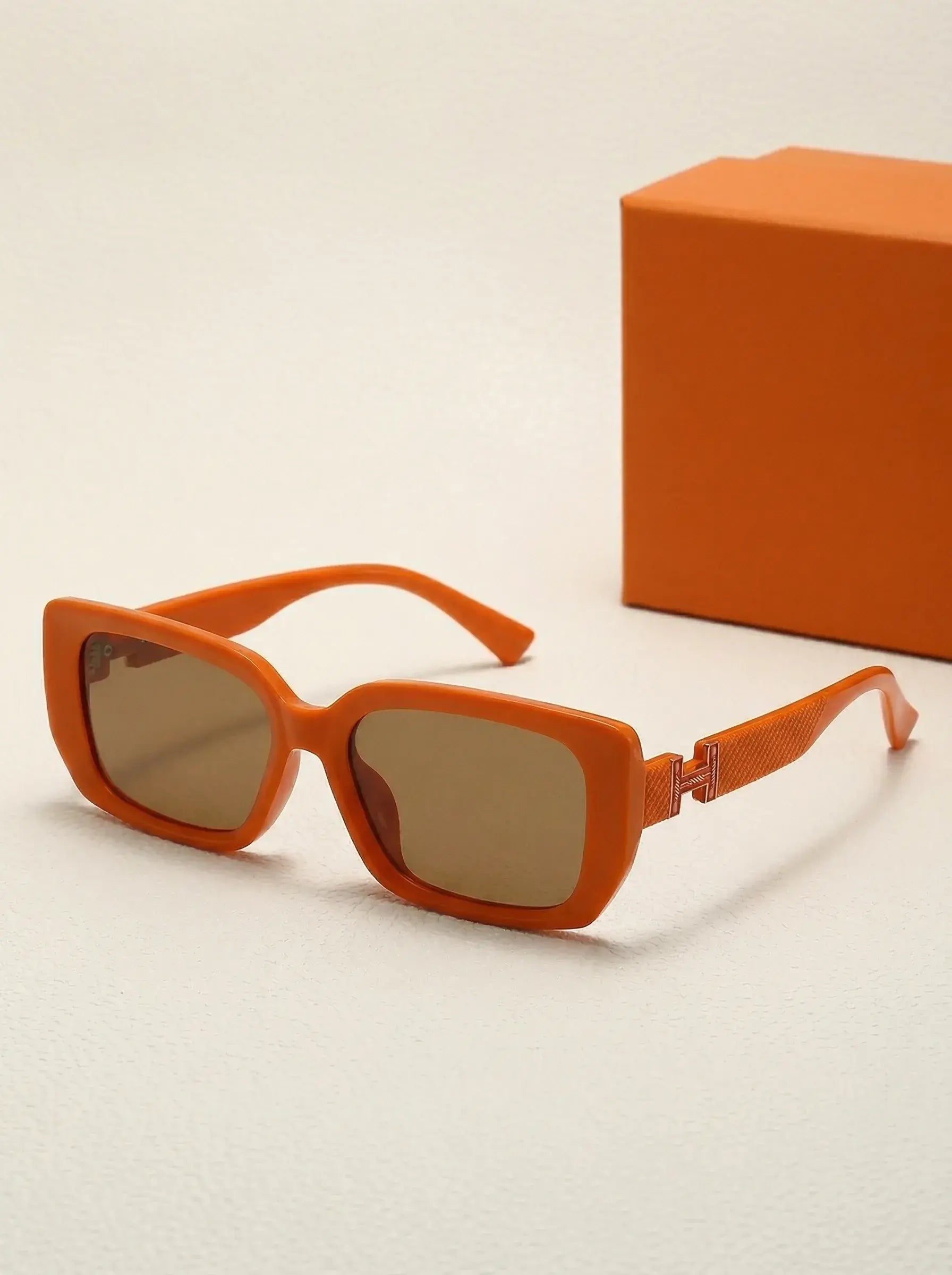 Signature Oversized Sunglasses – Orange