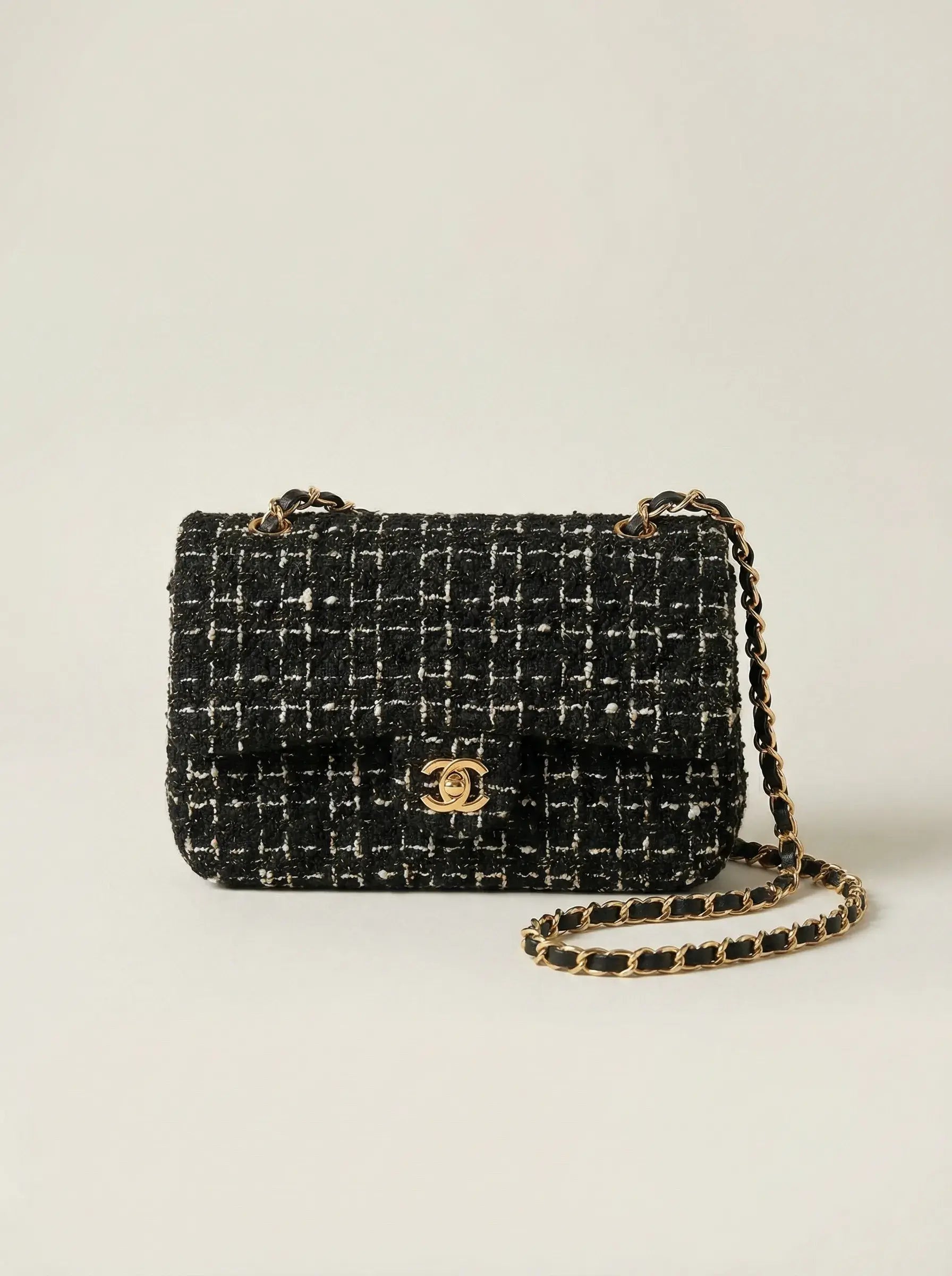 Classic Tweed Flap Bag – Black