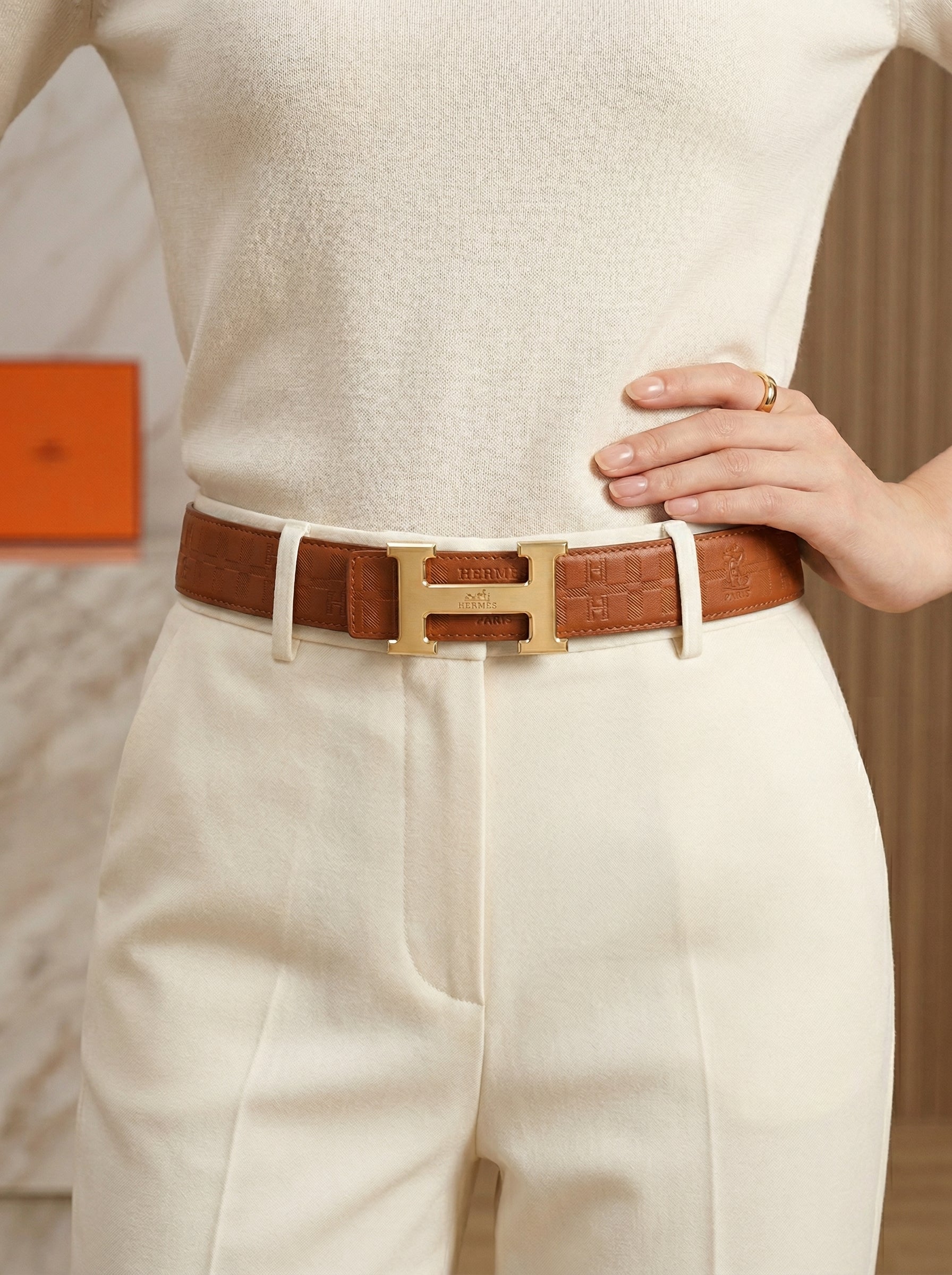 Monogram Buckle Belt – Saddle
