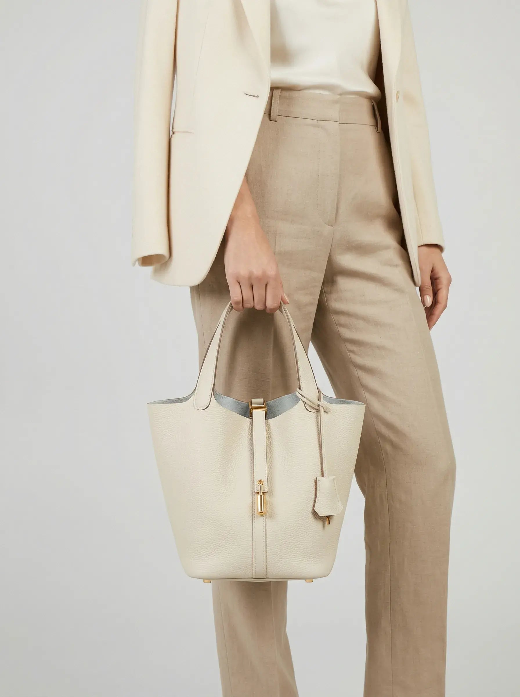 Picotin Lock Bucket Bag – Craie