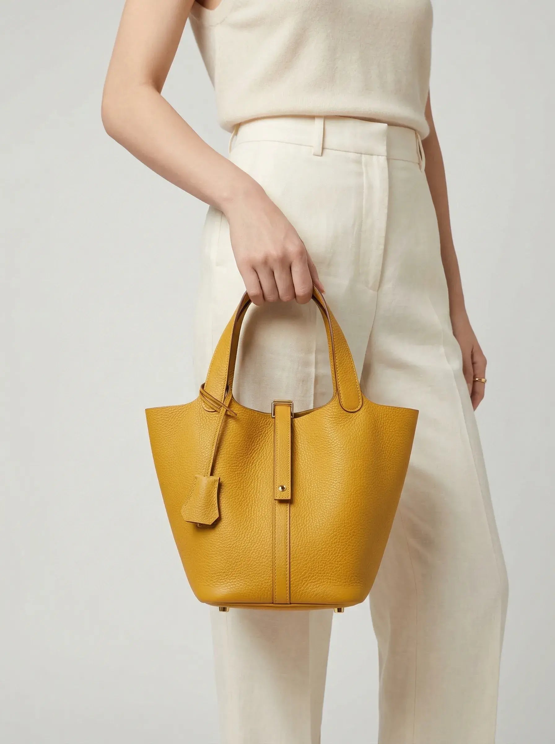 Picotin Lock Bucket Bag – Gold