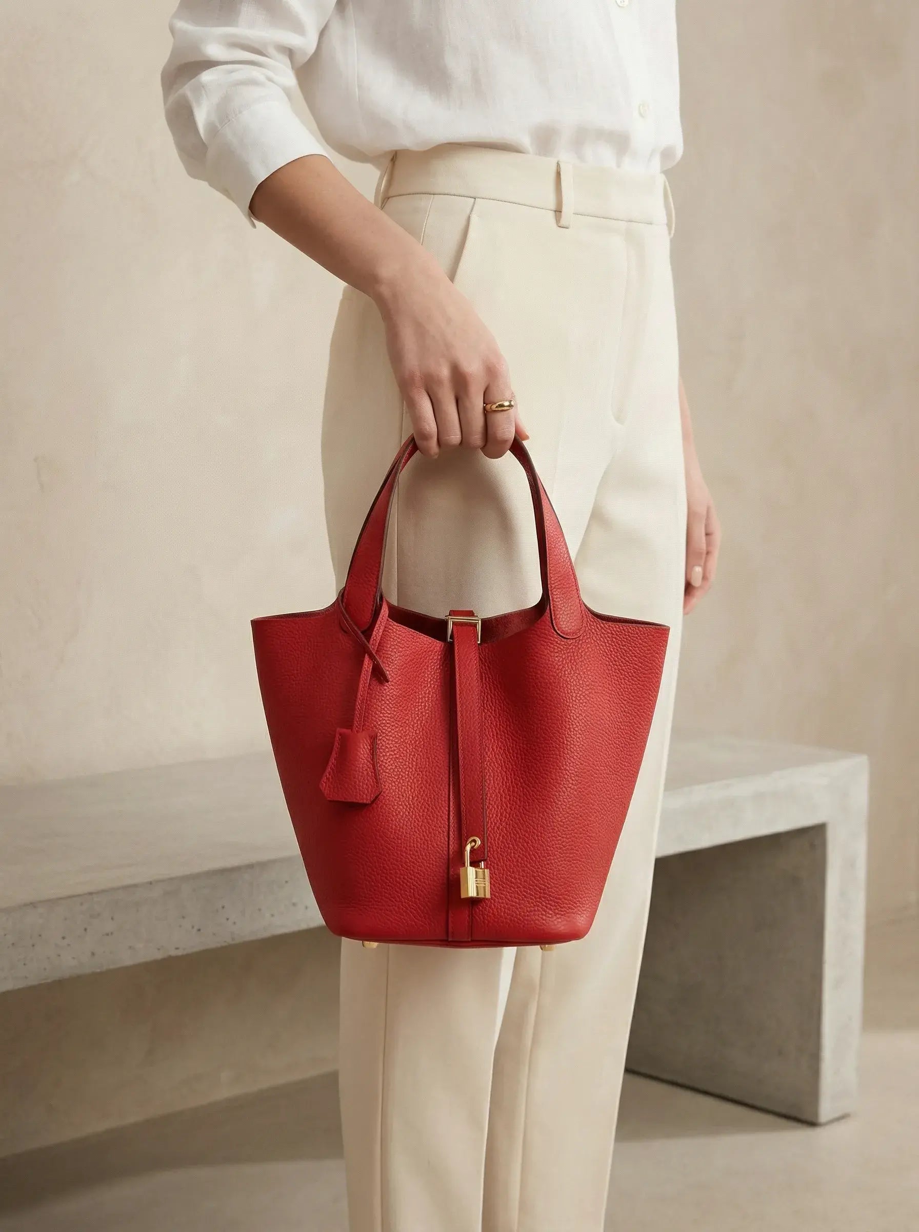 Picotin Lock Bucket Bag – Rouge