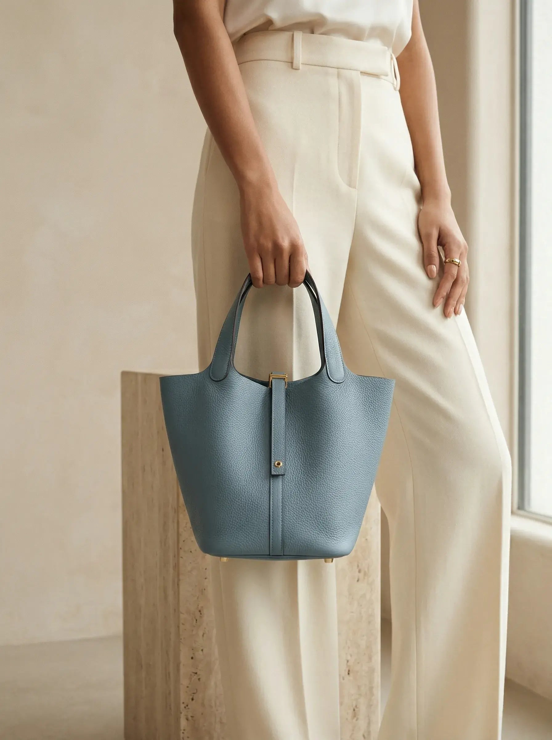 Picotin Lock Bucket Bag – Bleu