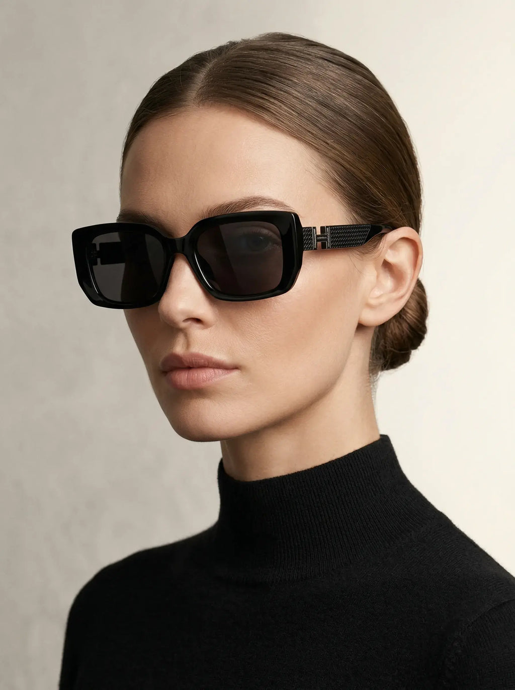Signature Oversized Sunglasses – Black