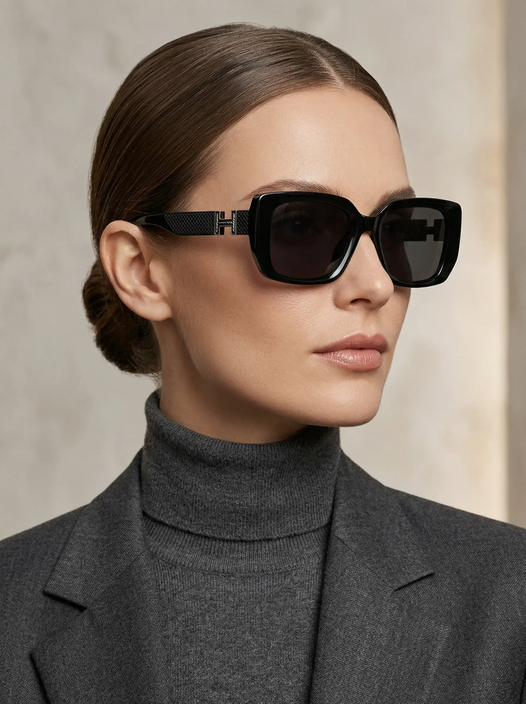 Signature Oversized Sunglasses – Black